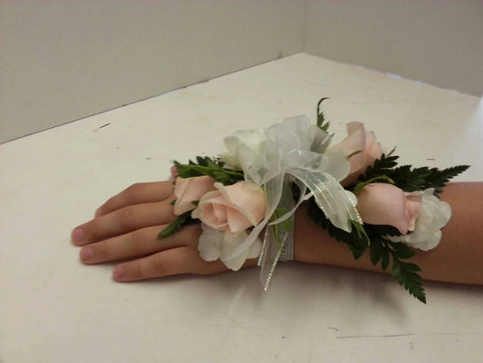 Corsage Pink W0100 image 0