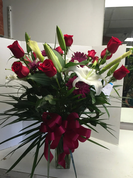 Dozen Roses, Lilies R0094 image 0