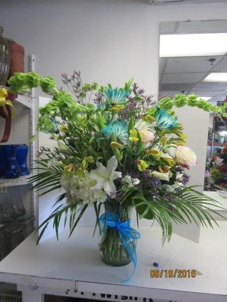 Lilies, Hydrangea, Bells M0087 image 0