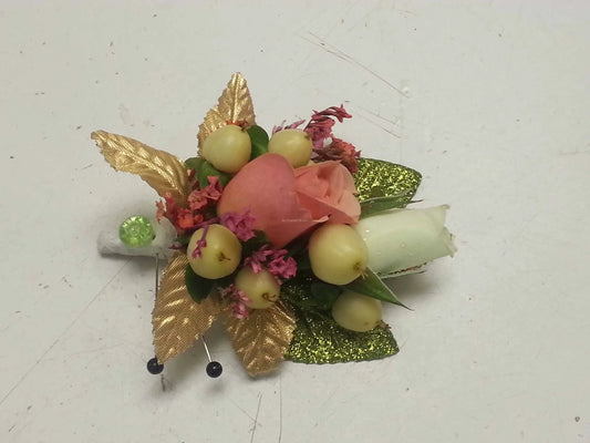 White, Peach Gold Bout. W0127 image 0