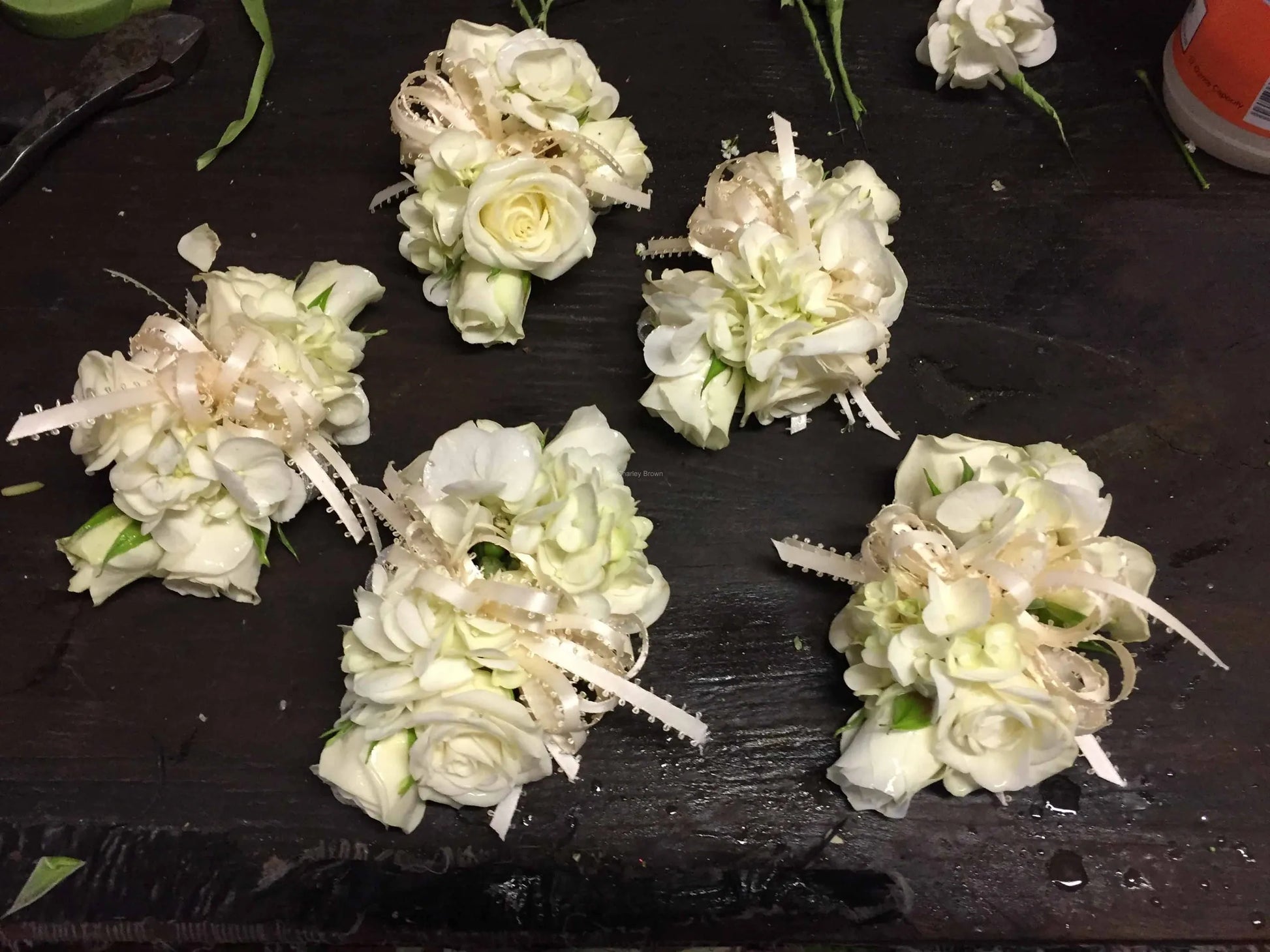 Hyd, Roses Corsage W0125 image 0