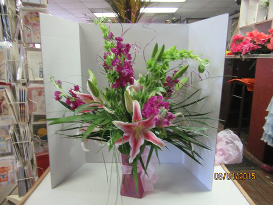 Lavenders, Pinks, Greens M0087 image 0