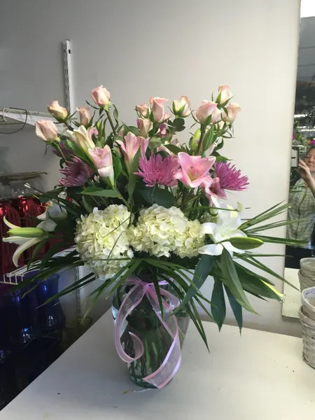 Pink, White Rose & Lilies R0116 image 0