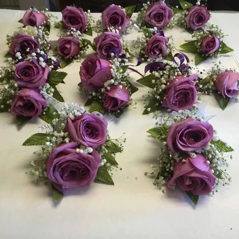 A table with many purple flowers on it